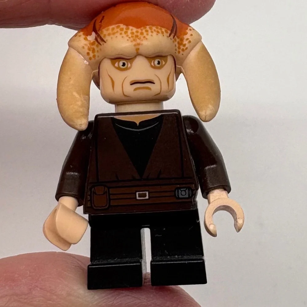 LEGO Star Wars Saesee Tiin Minifigure sw0308 Jedi Master 7931 9498 Brown Robes